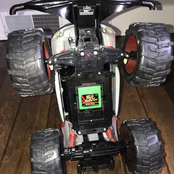 Ford raptor toy truck - Picture 5 of 5